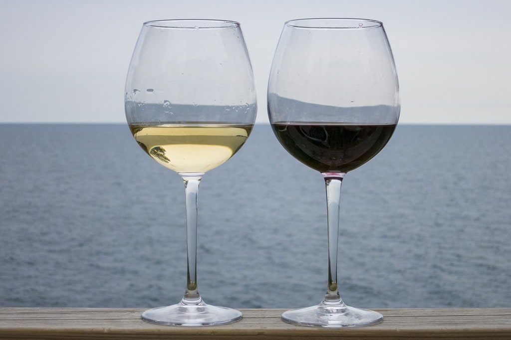 Savourer les vins emblématiques des vignobles méditerranéens